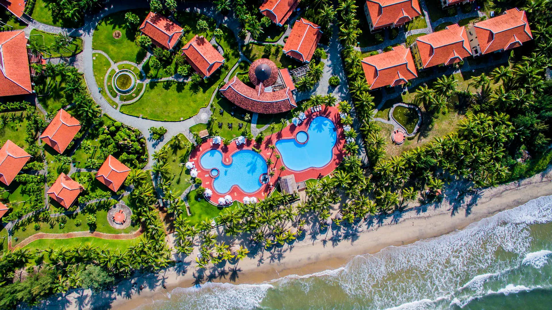 ****  Tropical Beach Hoi An Resort Vietnam