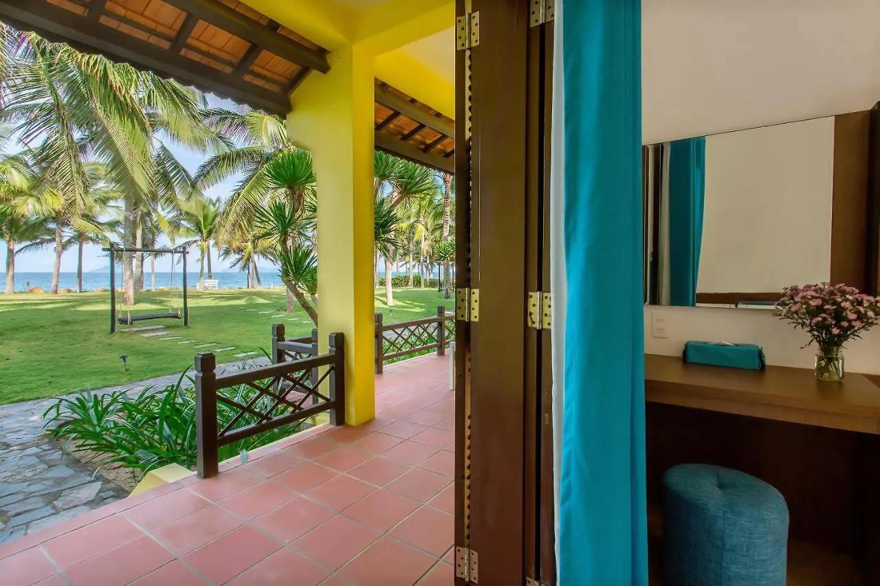 ****  Tropical Beach Hoi An Resort Vietnam